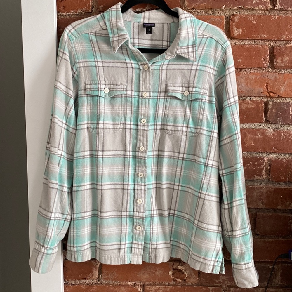 Patagonia 100% cotton plaid button down